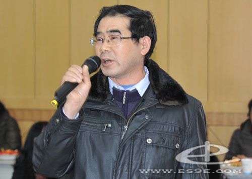 恩施州中心医院举办迎新春系列座谈会
