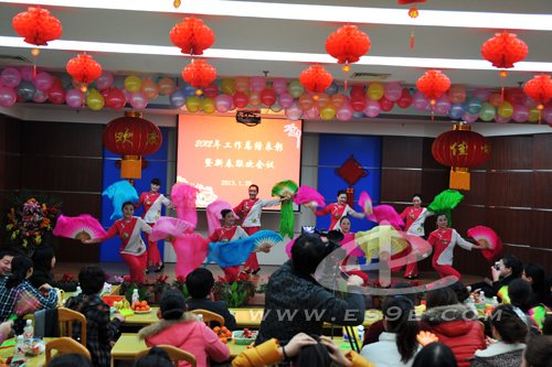 恩施州民族医院（即中医部）护理部举办2012年护理工作总结表彰暨新春联欢晚会