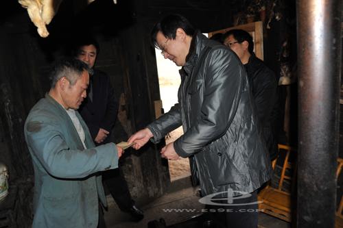 州中心医院再次捐赠“三万”驻点村