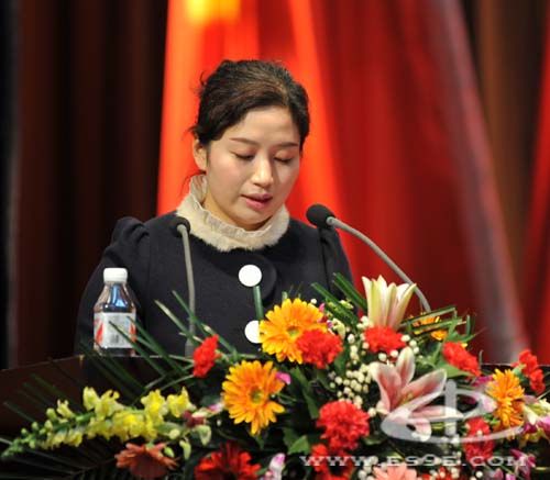 恩施州中心医院隆重举行2012年度工作总结暨表彰大会