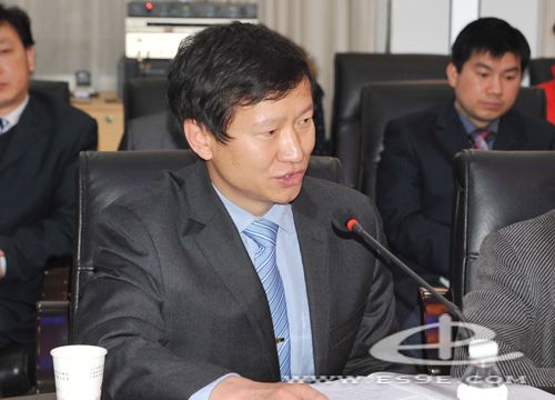 全州党外代表人士座谈会在恩施州中心医院召开