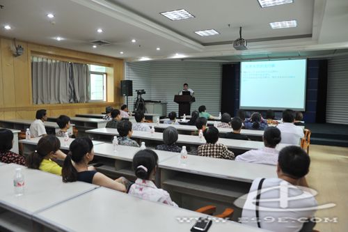 恩施州中心医院专家教市民认识骨质疏松症