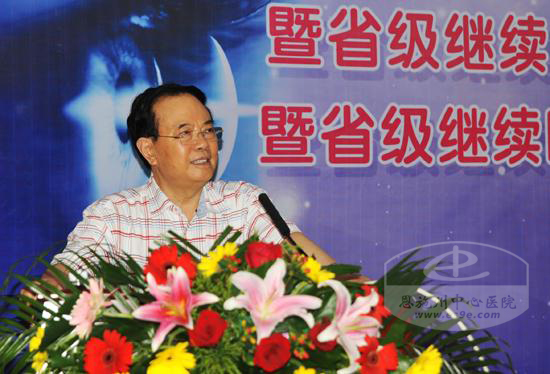 中国工程院院士谢立信在州中心医院讲学