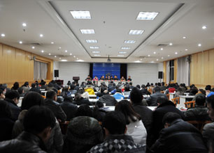 恩施州中心医院召开党的群众路线教育实践活动动员大会