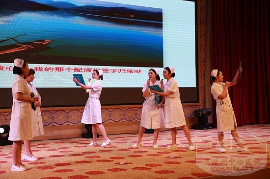 选手自编的情景剧表演