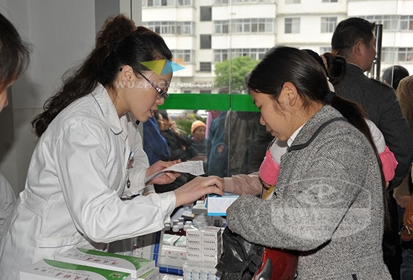 为就诊患者发放免费药品