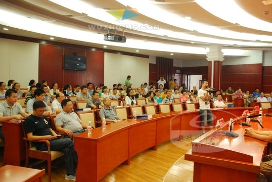 全州近100名泌尿外科专业医师听课