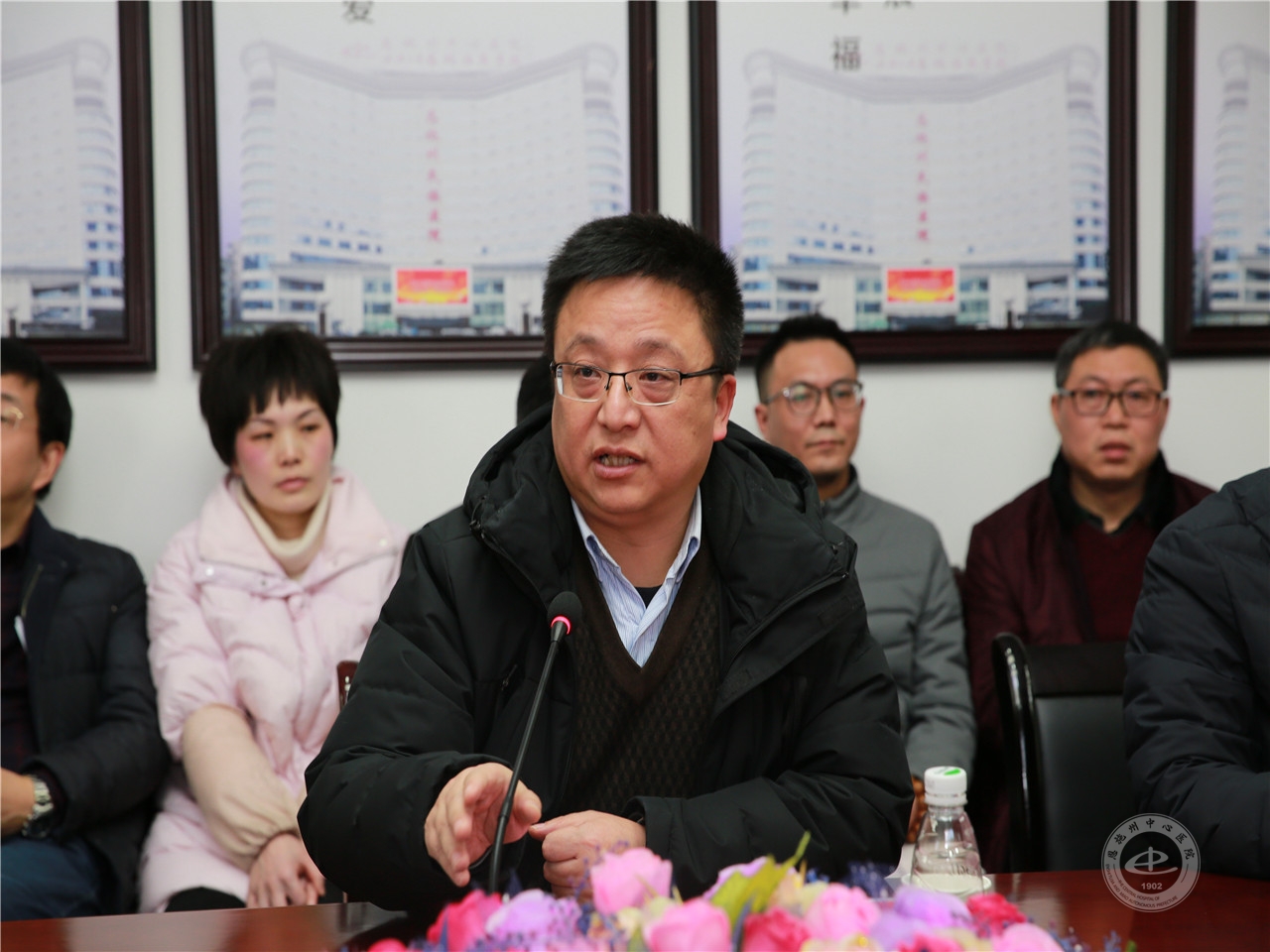 恩施州中心医院副院长吴波在会上讲话