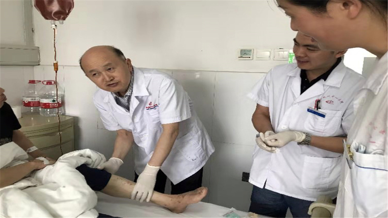 到病房开展教学查房