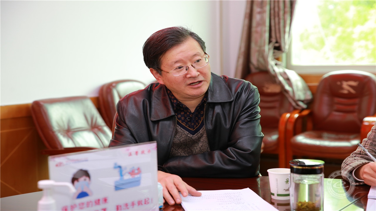 院党委书记李拓在会上讲话