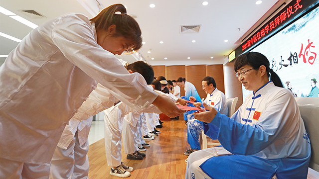 学有师承，薪火相传 —— 恩施州民族医院举行师承拜师仪式