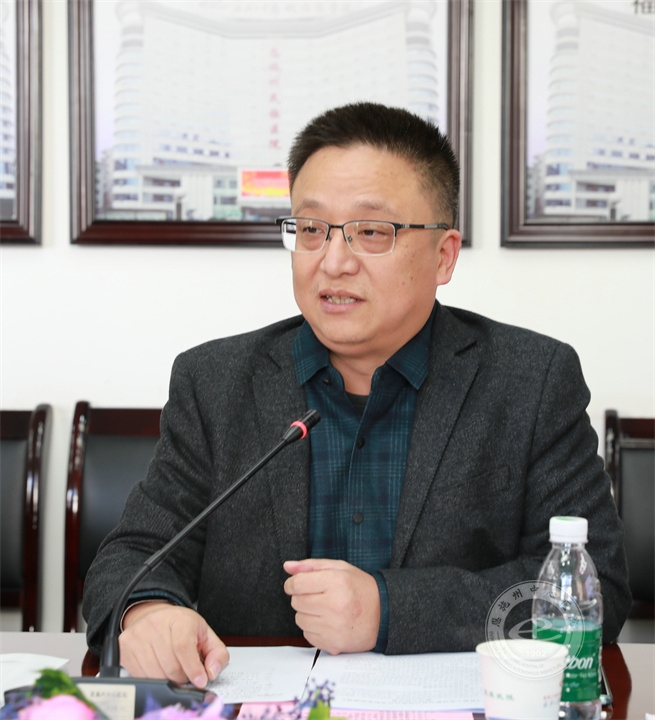 州中心医院党委副书记吴波讲话