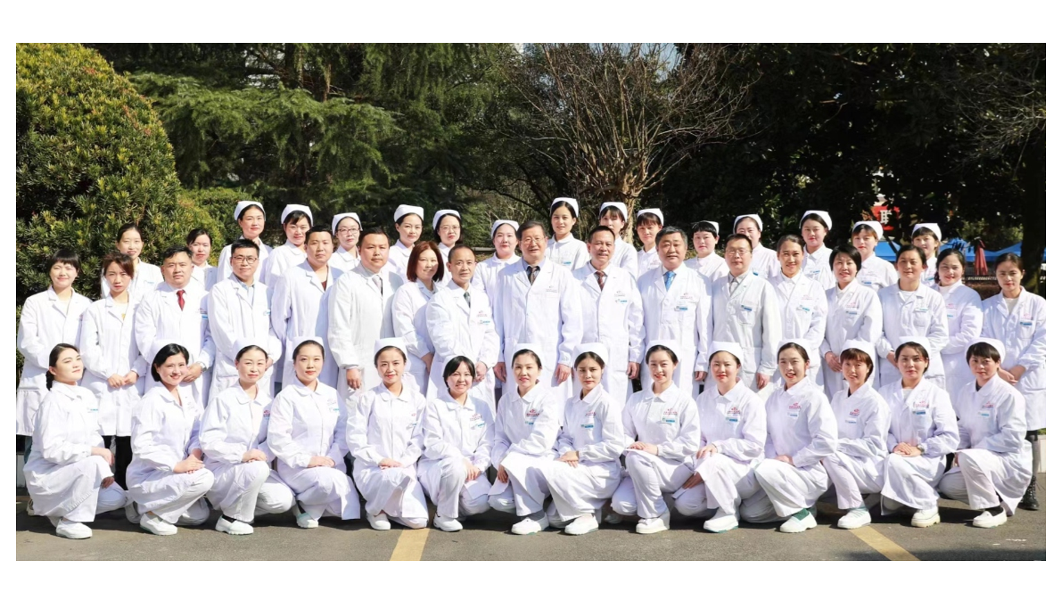 匠心呵护健康 光明照耀生命 ——记州中心医院眼科中心团队